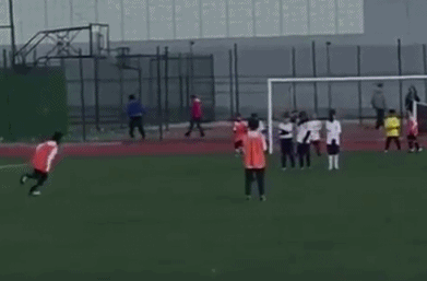 迷你罗再次任意球破门 c罗发推:绝不是偶然