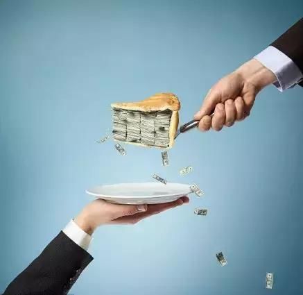 不想让公司扣社保！个人缴纳和公司缴纳区别到底有多大？