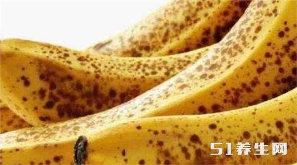这种香蕉再便宜也别买, 被黑心商家动了手脚不利健康