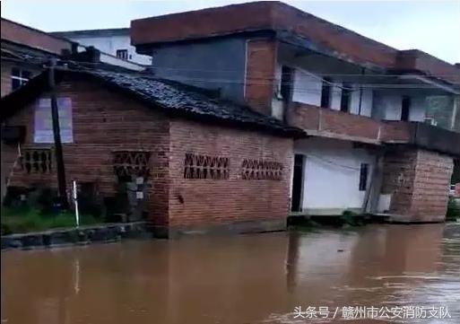 暴雨袭击！赣州多地遭遇洪水，上百人转移！市长紧急调度防汛工作