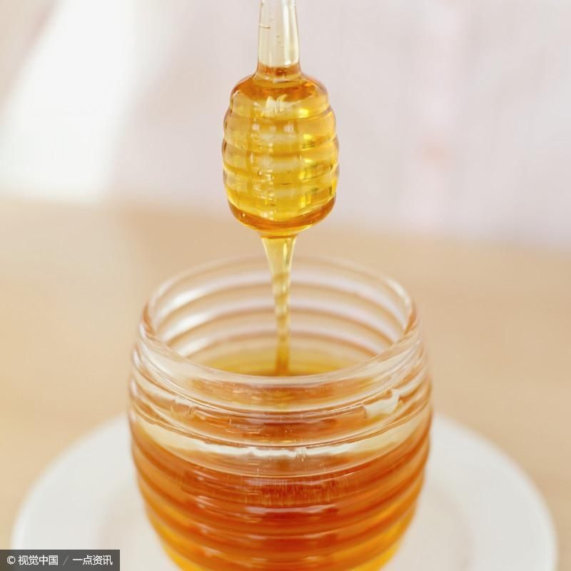 大嫂用天然蜂蜜加 它 敷脸,3天祛斑除皱,7天皮