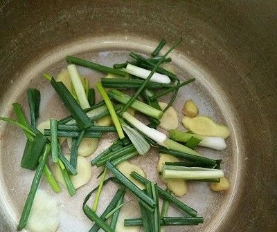 #硬核菜谱制作人#黑胡椒闷鸭爪适合没牙老人吃的菜品图片