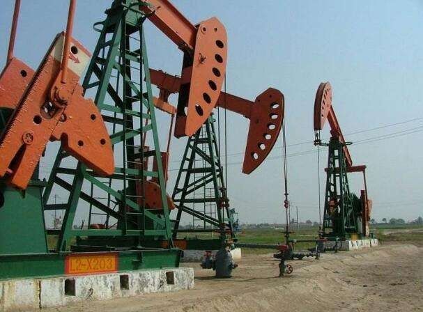 鲁西北的一个小乡镇, 因为石油资源丰富, 进入山