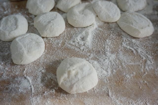 这两样蔬菜经常吃，用它们包饺子你试过吗?真好吃!