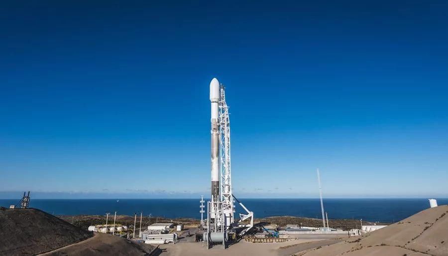 SpaceX 又发射了两颗卫星，意义可能比之前的猎鹰更加重大