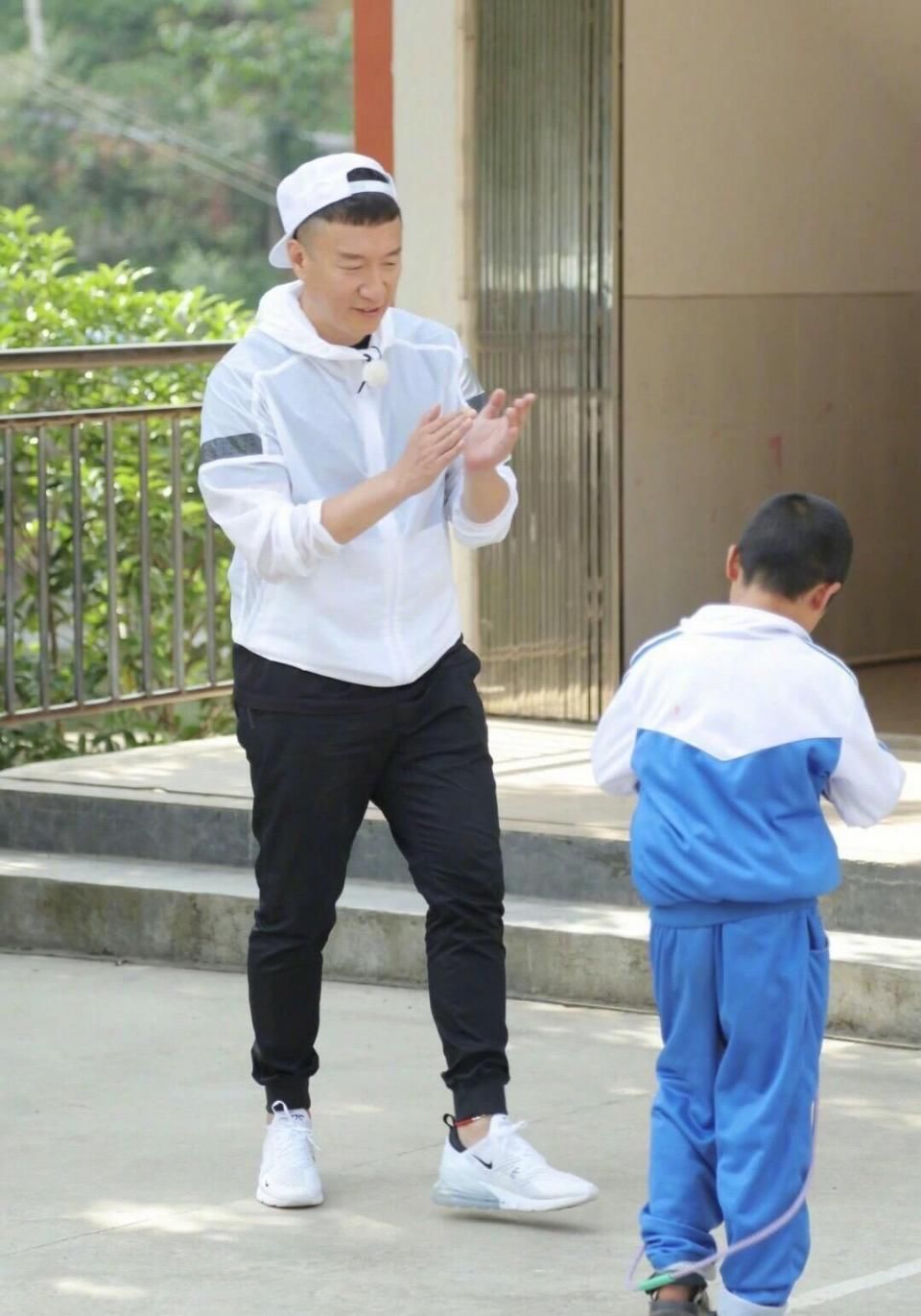 父亲节到了，带您看下男人帮不一样的一面，没想到孙红雷最暖心