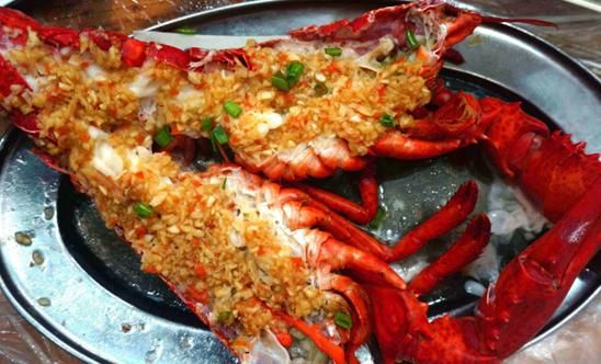 三亚海鲜又出乱子,卖游客价钱是本地人十几倍,游客:欺负我傻?