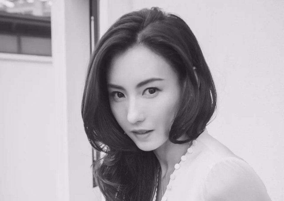 张柏芝:赚很多很多钱,就能换很多很多爱吗?_【今日爆点】