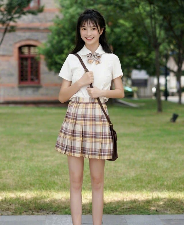 小白鞋已经过时了?不如多加一双袜子,轻松打造最舒服的简约美! 九州城娱乐网登陆