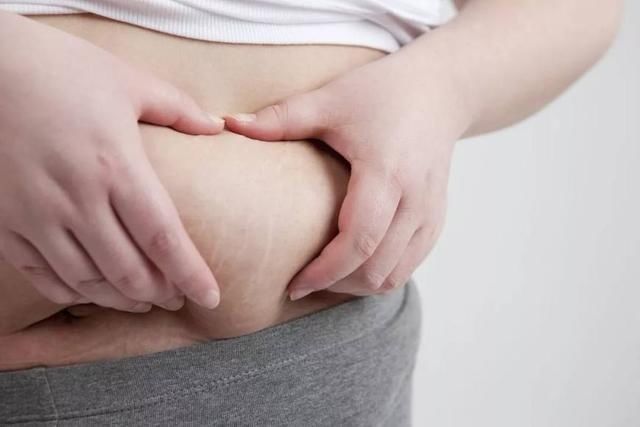 怎么拥有小肚子 t01b4a9b51d75441031.jpg