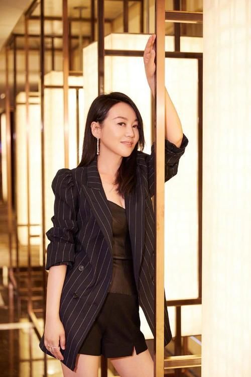 四十多岁的闫妮为何越来越有气质，学会这9点，也能美得脱胎换骨