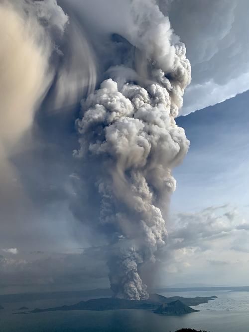 塔尔火山喷发对航班的影响