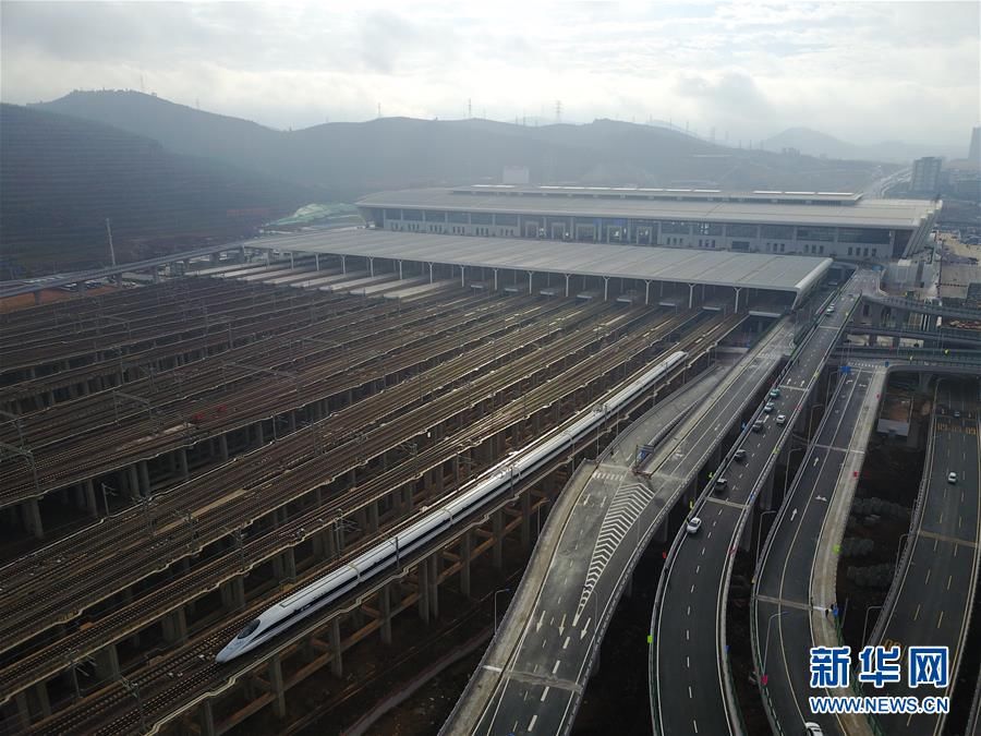 沪昆高铁贵州段整治个别隧道开裂漏水隐患,铁