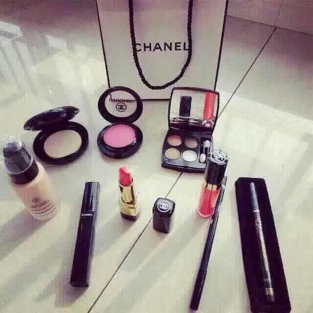 17日时尚热点:球鞋评测李宁''幽灵''战靴评测