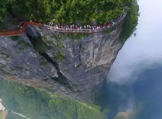 比张家界玻璃栈道刺激520倍！心形玻璃栈道超想去！