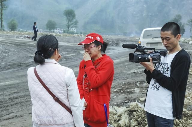 地震周年日记：英雄母亲的映秀泪 在一个模糊方向寻找儿子气息