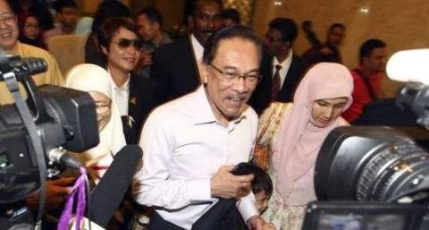 马哈蒂尔称可能担任马来西亚总理一两年时间,