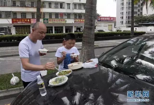 今天如果你的同事没来上班，他可能去了海南!三亚到西安机票上万