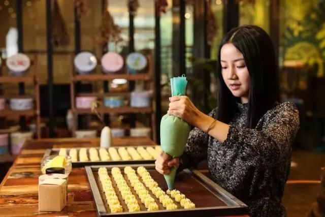 全球第2好吃的食物,浙卫主持人一口倾倒!姚笛