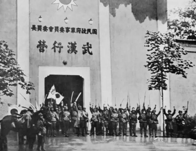 1938武汉会战，真实的鬼子兵行军作战，可别被电视神剧忽悠了！