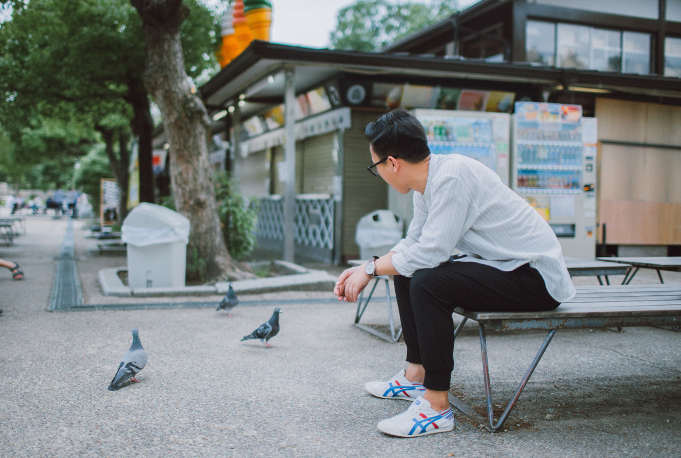 男生在女生的