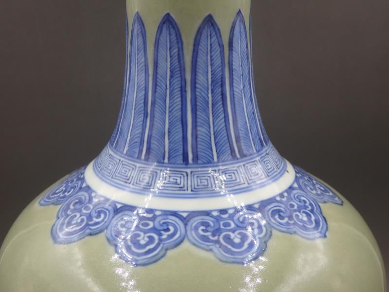 古陶瓷鉴赏 清代乾隆 豆青釉青花福寿纹花口赏