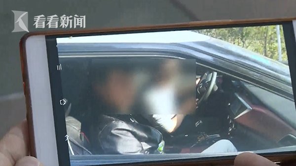 男子随手拍照 竟拍到进自家偷东西的小贼正脸