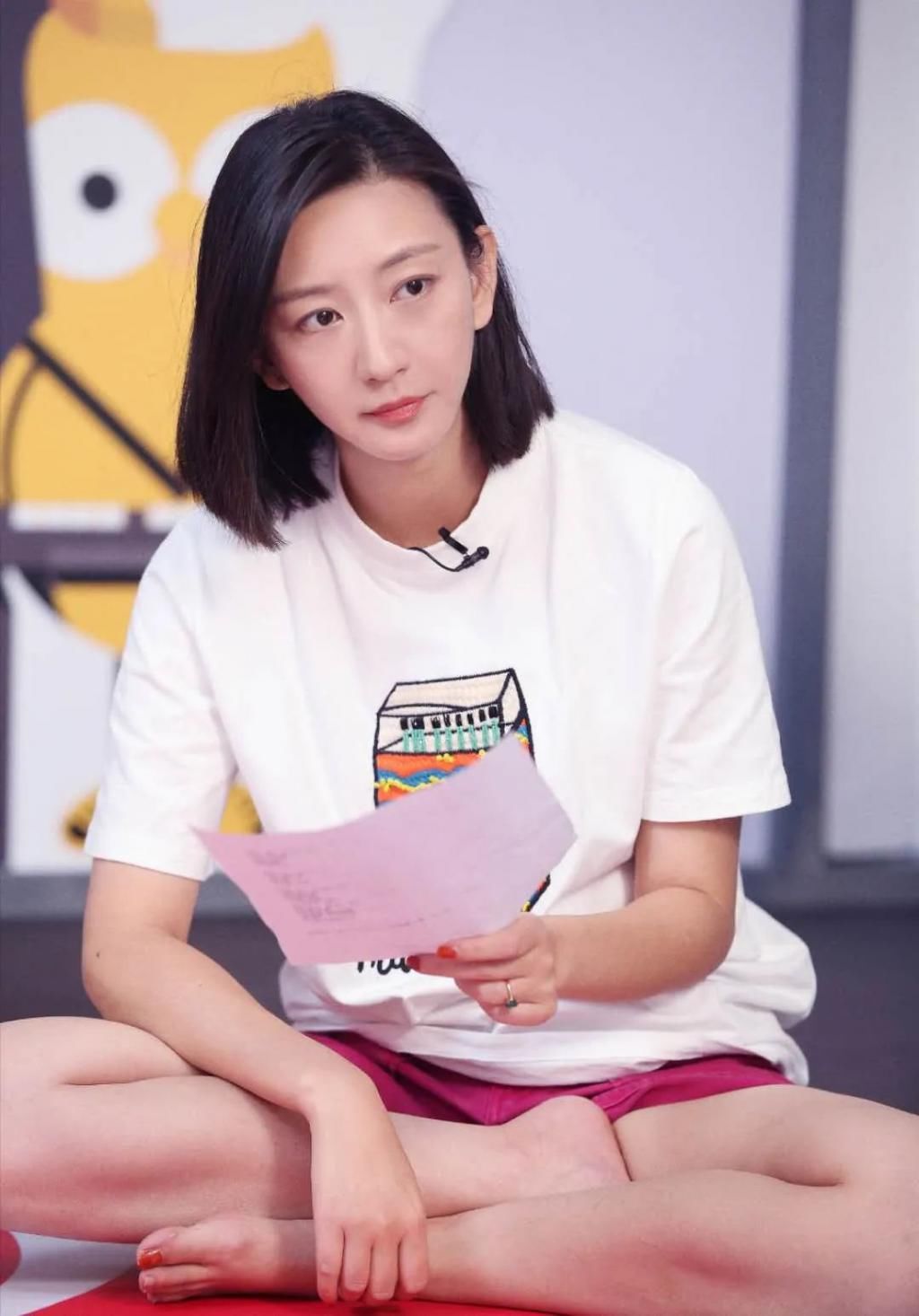 小彩旗晏子东拔丝吻引热议,唐一菲遭恶意剪辑,节目组如何回应?