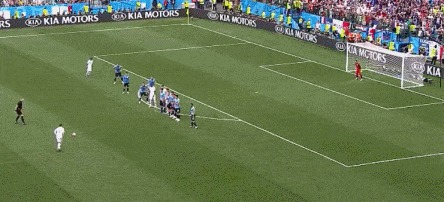 世界杯-格子传射建功瓦拉内破门 法国2-0乌拉圭