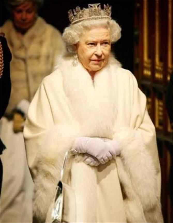 英国女王独有的4大权力:第二个很厉害,网友:就