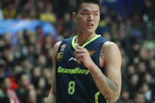 中国年薪最高的篮球运动员,榜首毫无疑问,这年