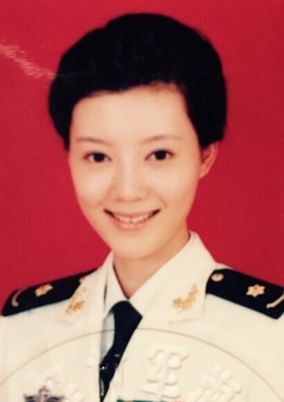 车晓父亲是老戏骨 因长相成为刘伯承替身 三代都是军人照片曝光