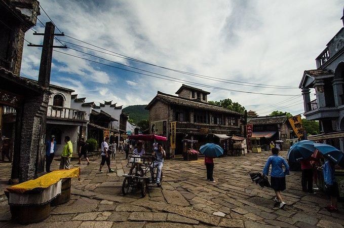 推了十几座山!就为了原封不动复制故宫,如今门票是故宫4倍!