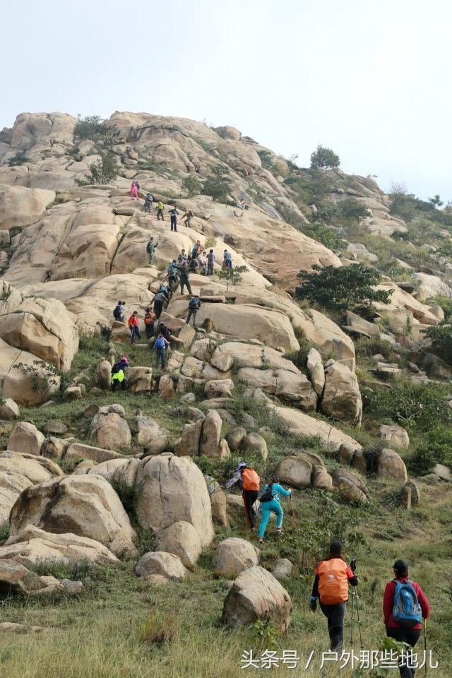 河南驻马店泌阳县春水镇陈庄一一侯寨山