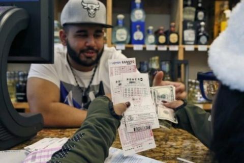 男子随便买张彩票中了6千多万,中奖后居然称还