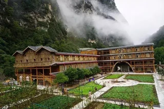 清明踏春冷门景点：看彩林、赏桂花，观峡谷，玩雪水，拒绝人挤人