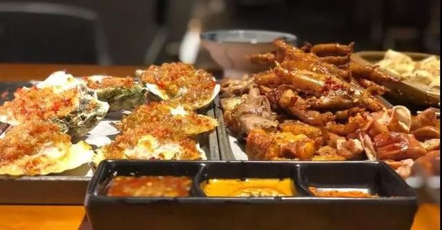 昆明吃饭游玩攻略,昆明吃饭游玩攻略大全
