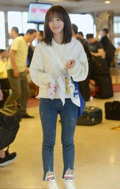 身高159的鞠婧祎撞上162的吴昕,差距太明显,网