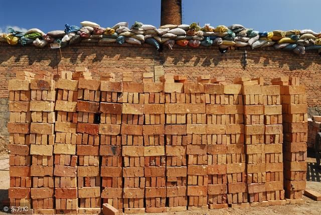 农村建房红砖涨得厉害,没有了红砖用什么建造房屋呢?