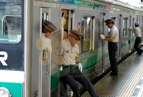北京地铁加大安检力度,日本人却笑了.