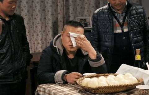 为何一个馒头让岳云鹏哭成泪人? 成名背后的心