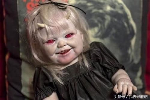 复仇的洋娃娃:被自己母亲活活烧死的孩子