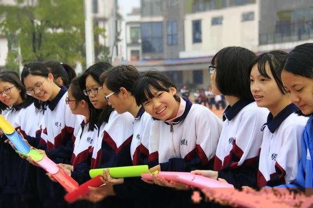 失利中考了,花几万进教师重点去普通高中?弟子还是高中读后感规图片