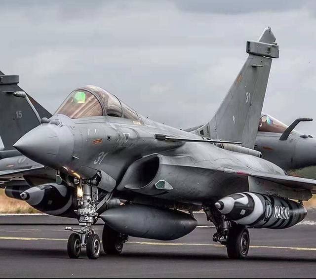 印度空军:挂核弹还得用法国战斗机 俄罗斯飞机