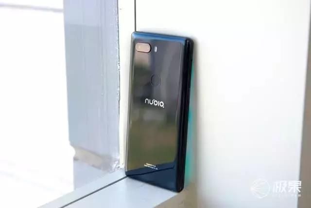 无边水滴屏+全新AI引擎,努比亚Z18上手体验:没