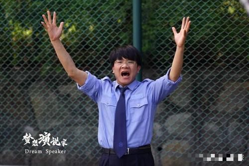 学摄影一个月工资多少