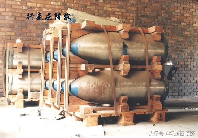 20年天堂到地狱:高高在上的白人沦为难民,住贫民窟也不走