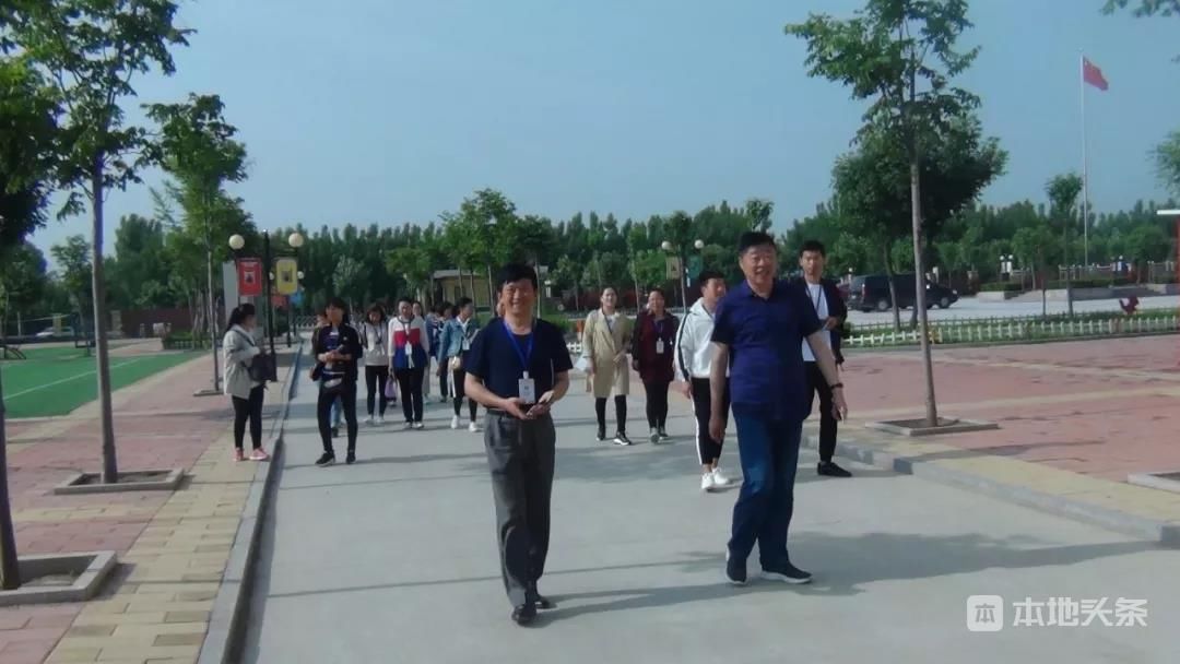 万力学校干部教师到临邑师范附小参观学习