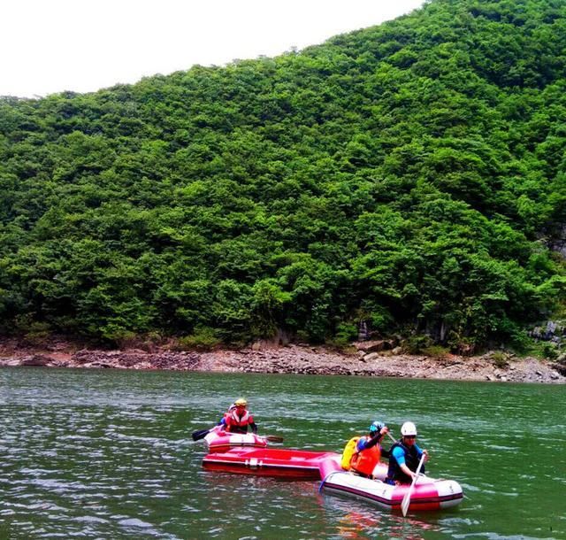 安徽洞穴探险队--探秘六百丈洞穴,发现神秘生物巢穴