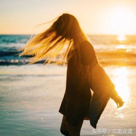 非常经典的句子:不卑不亢地活着时,才能活出真